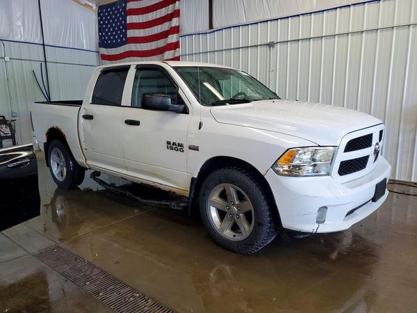 2014 RAM 1500 ST