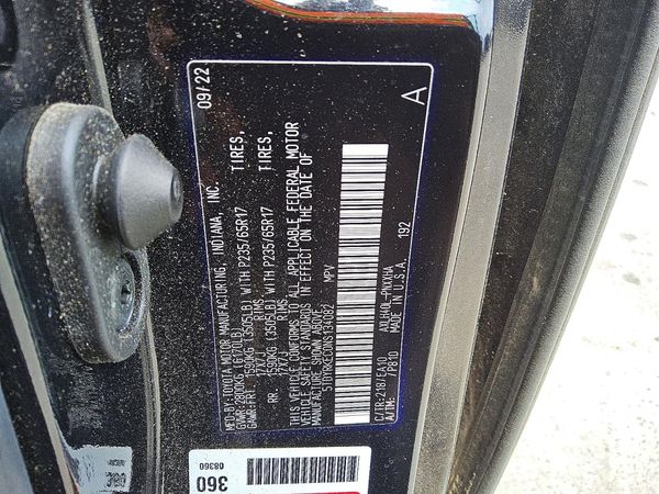 2022 TOYOTA SIENNA XLE