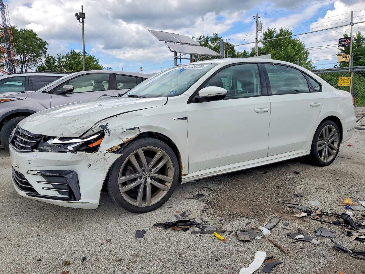 2018 VOLKSWAGEN PASSAT S, R-Line