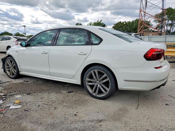 2018 VOLKSWAGEN PASSAT S, R-Line