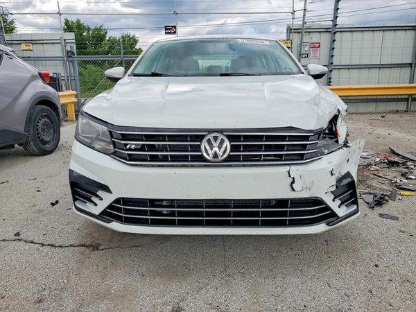 2018 VOLKSWAGEN PASSAT S, R-Line