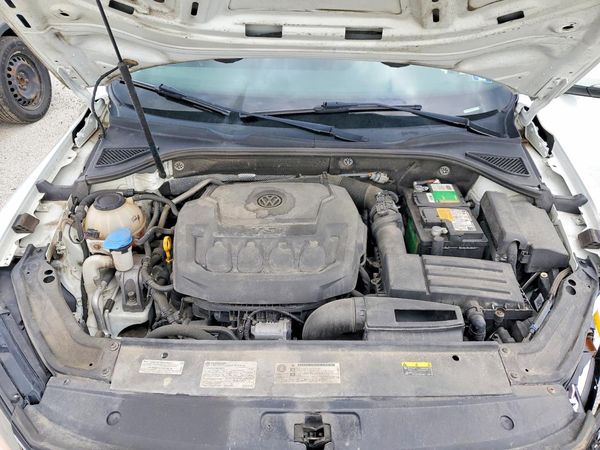 2018 VOLKSWAGEN PASSAT S, R-Line