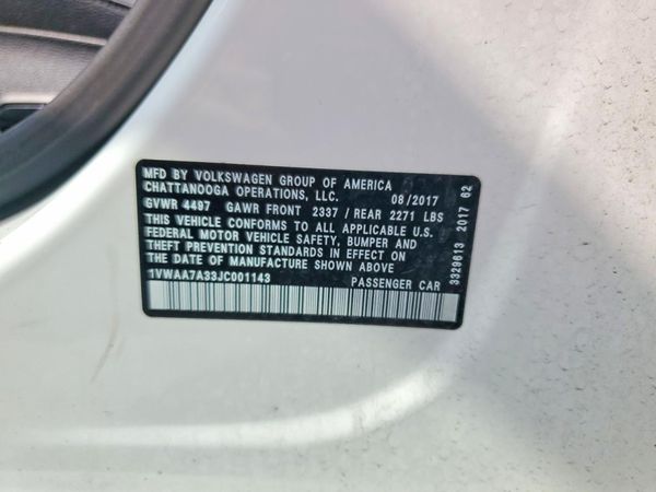 2018 VOLKSWAGEN PASSAT S, R-Line