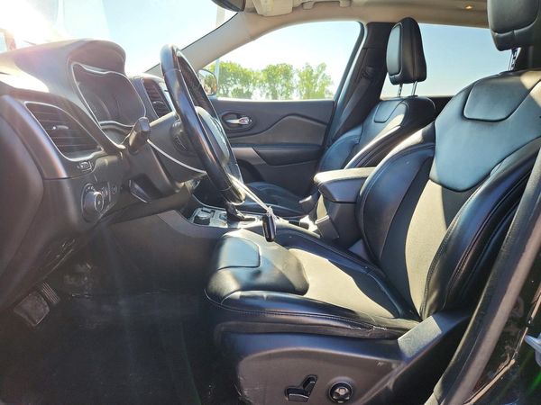 2019 JEEP CHEROKEE LATITUDE PLUS 4X4