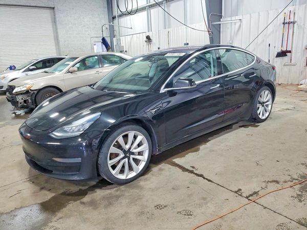2018 TESLA MODEL 3