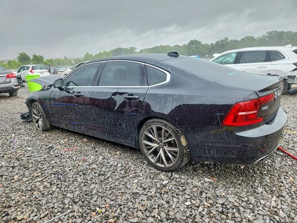 2018 VOLVO S90 Momentum