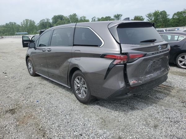 2022 TOYOTA SIENNA XLE — DSRA