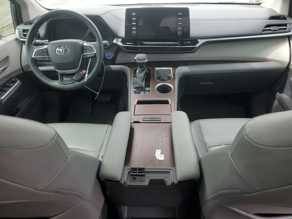 2022 TOYOTA SIENNA XLE — CKPT