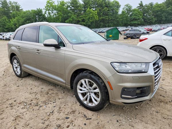 2017 AUDI Q7 quattro Premium Plus — Passenger 3/4