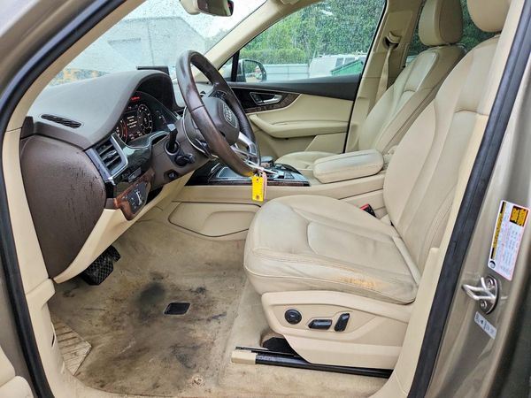 2017 AUDI Q7 quattro Premium Plus — DENT
