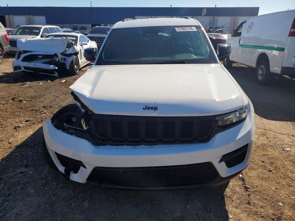 2024 JEEP GRAND CHEROKEE Laredo