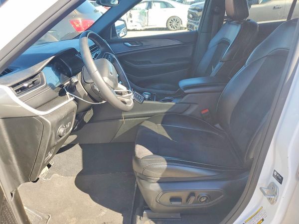 2024 JEEP GRAND CHEROKEE Laredo