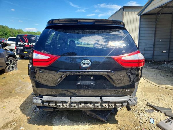 2017 TOYOTA SIENNA