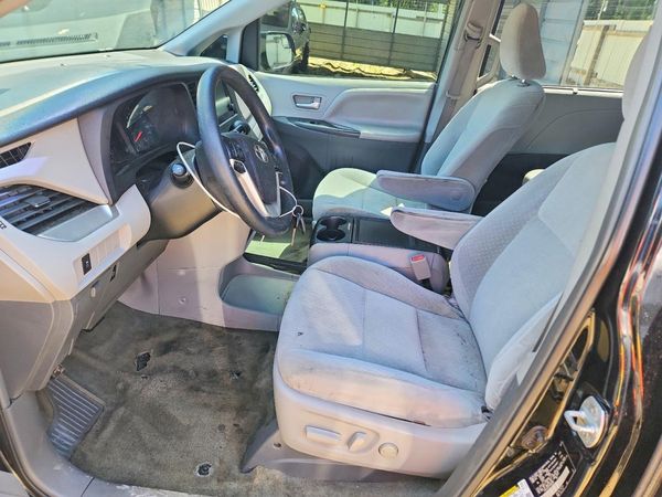 2017 TOYOTA SIENNA