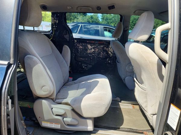 2017 TOYOTA SIENNA