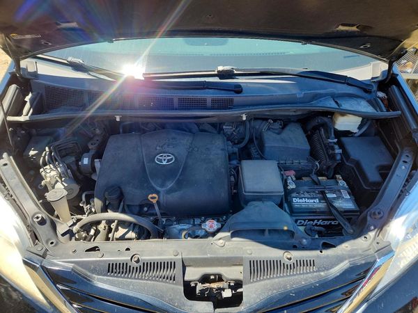 2017 TOYOTA SIENNA