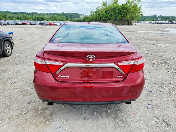 2016 TOYOTA CAMRY