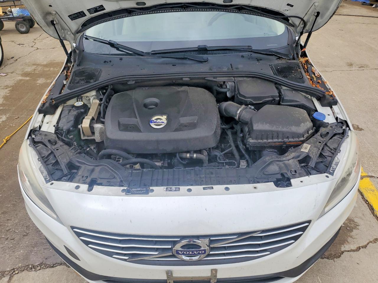 2015 VOLVO V60 Premier (non R design)