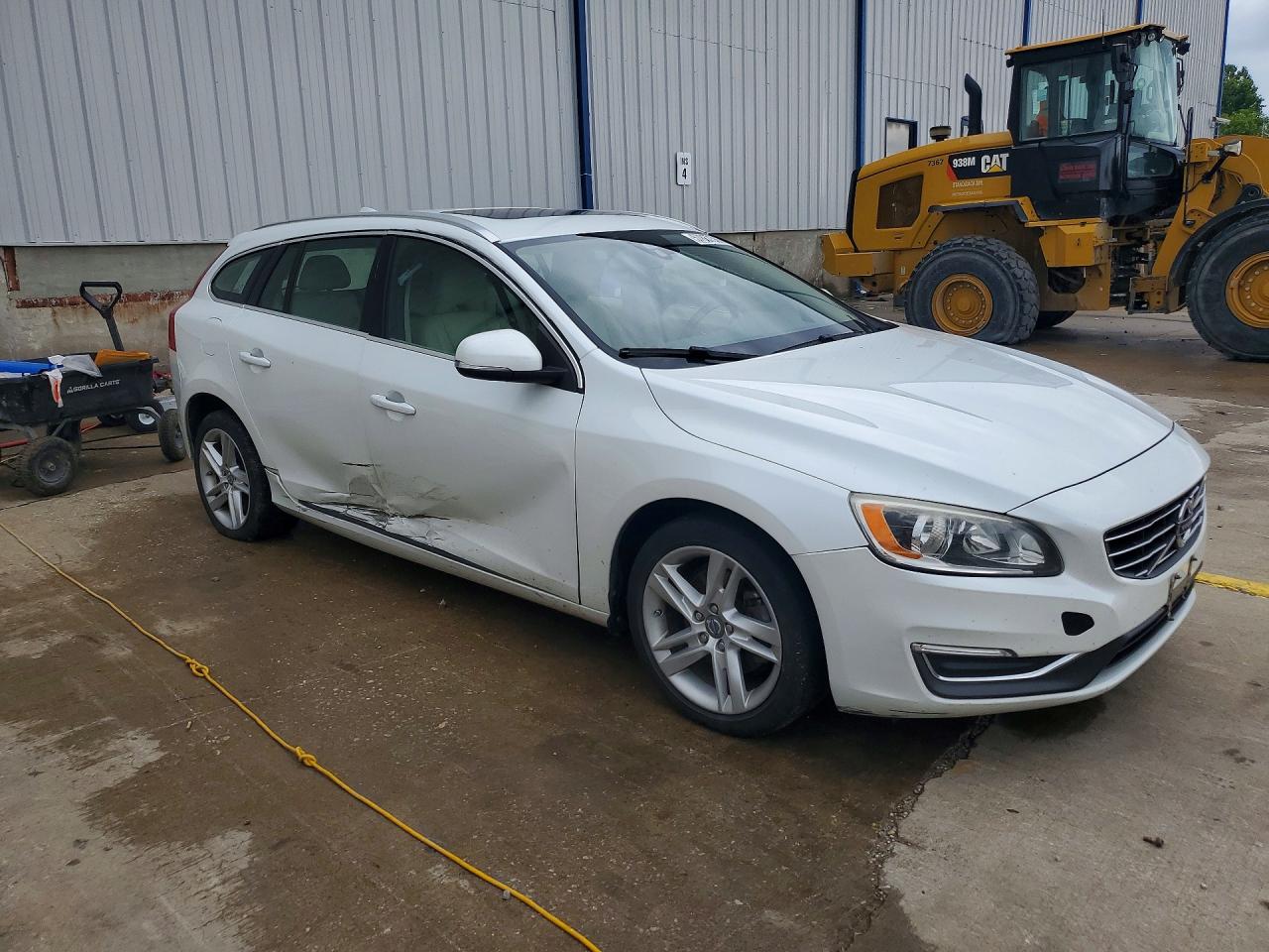 2015 VOLVO V60 Premier (non R design)
