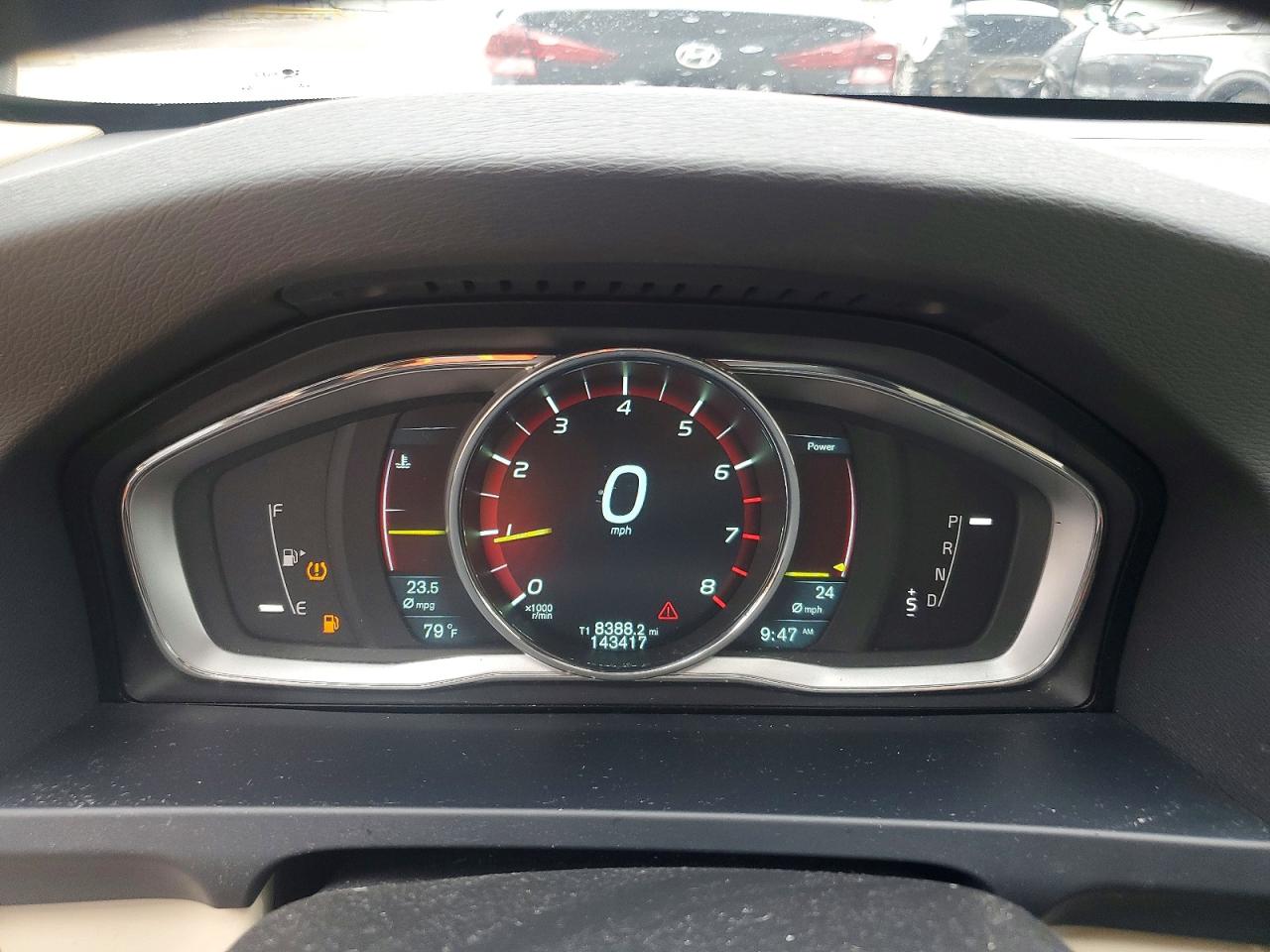 2015 VOLVO V60 Premier (non R design)