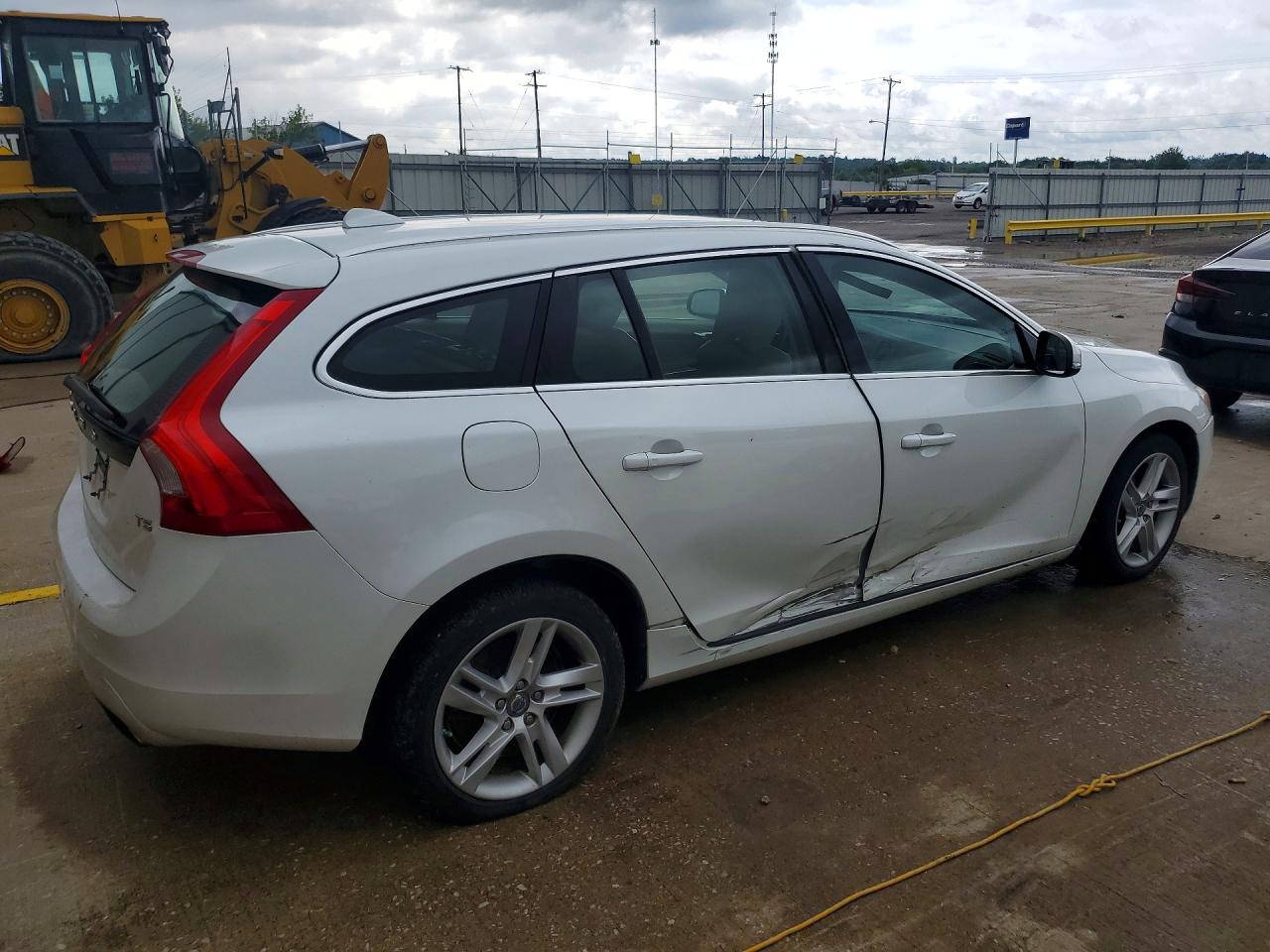 2015 VOLVO V60 Premier (non R design)
