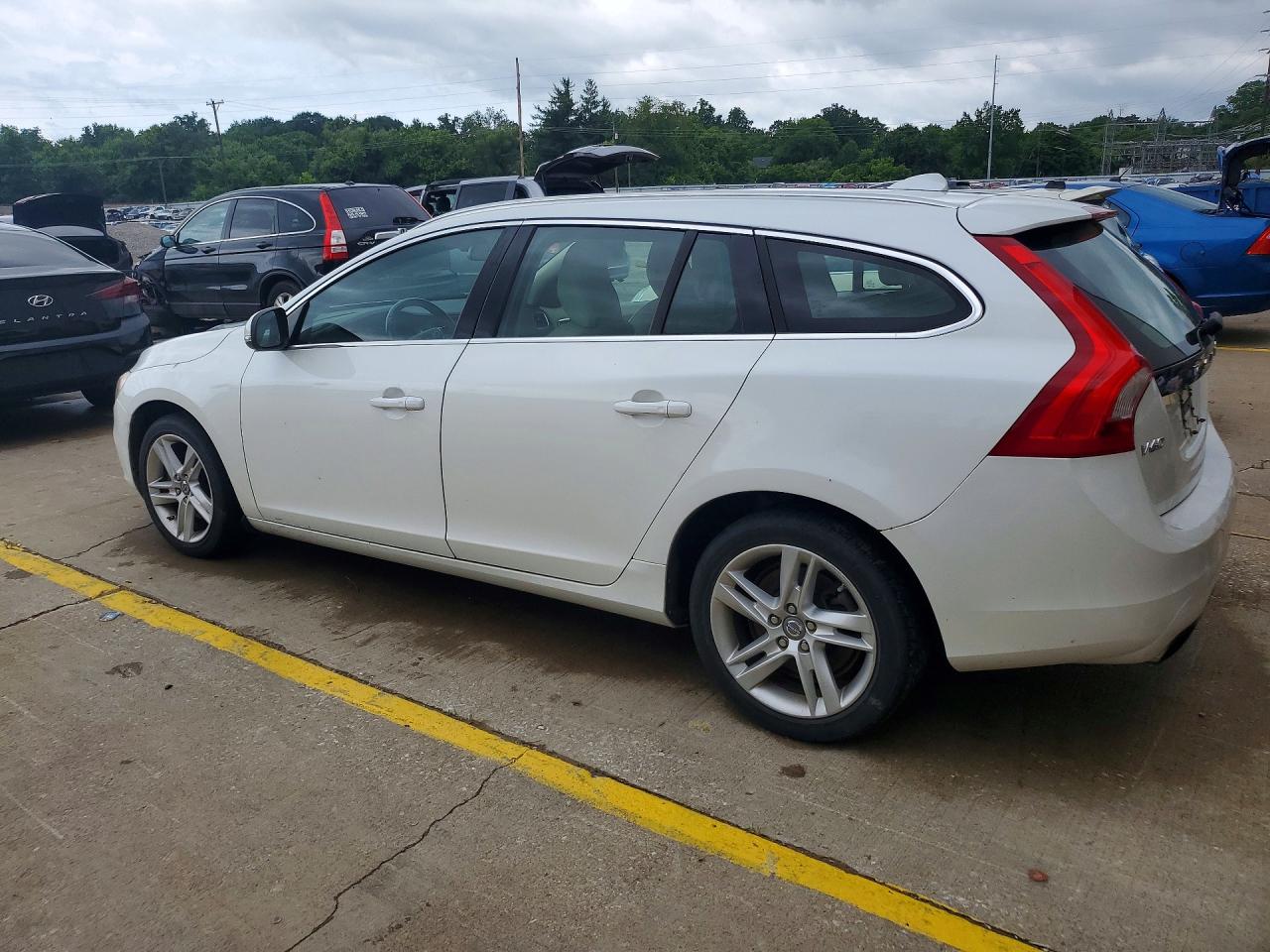 2015 VOLVO V60 Premier (non R design)