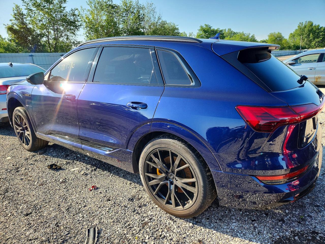 2022 AUDI E-TRON quattro Chronos