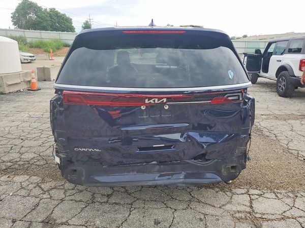 2023 KIA CARNIVAL LX, LX Seat Package