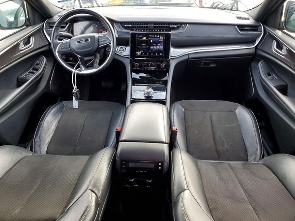 2022 JEEP GRAND CHEROKEE Laredo