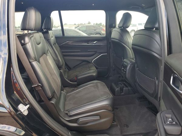 2022 JEEP GRAND CHEROKEE Laredo
