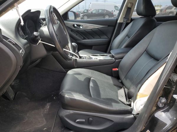 2015 INFINITI Q50