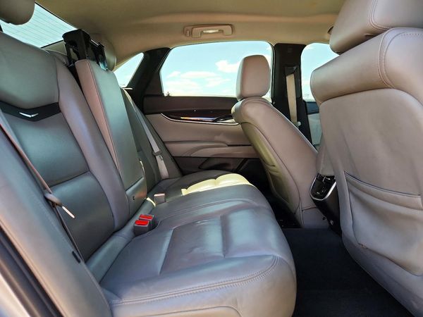 2017 CADILLAC XTS Luxury