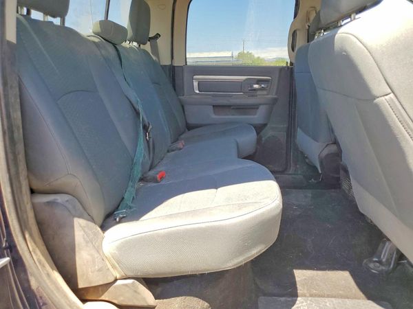 2014 RAM 1500 SLT CREW CAB 4X4