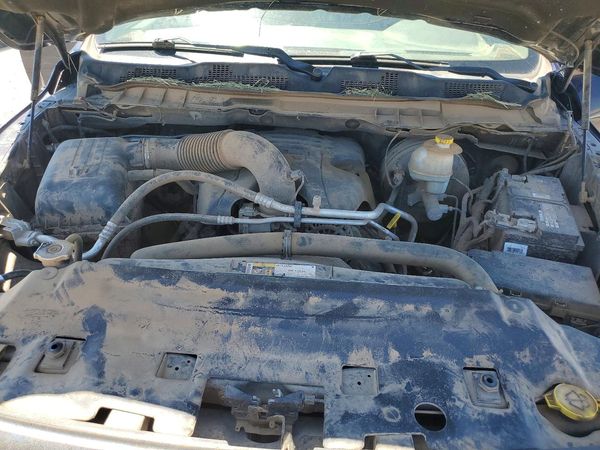 2014 RAM 1500 SLT CREW CAB 4X4