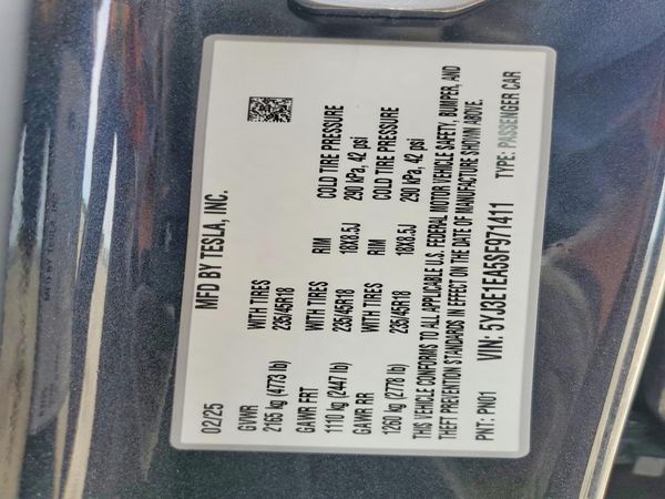 2025 TESLA MODEL 3