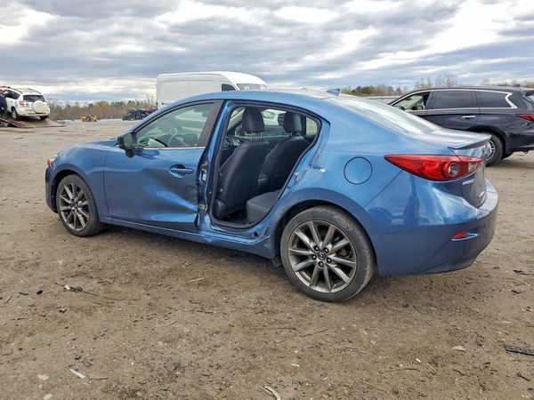 2018 MAZDA 3 Touring