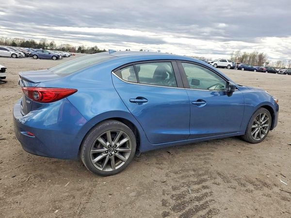 2018 MAZDA 3 Touring
