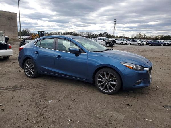 2018 MAZDA 3 Touring