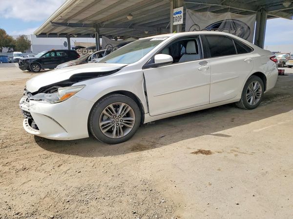 2015 TOYOTA CAMRY