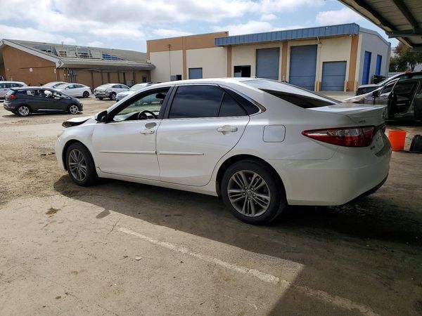2015 TOYOTA CAMRY