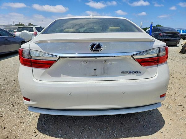 2017 LEXUS ES 300h
