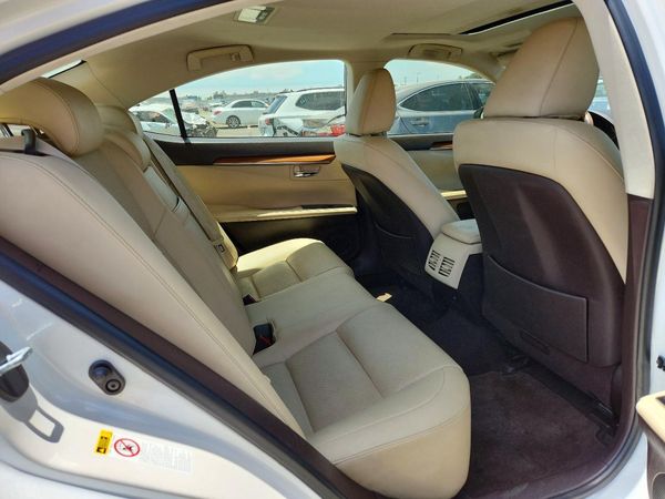 2017 LEXUS ES 300h