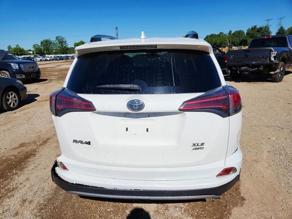 2018 TOYOTA RAV4 Adventure/XLE