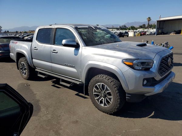 2022 TOYOTA TACOMA SR5