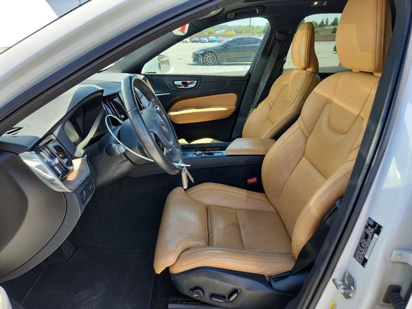 2021 VOLVO XC60 Inscription