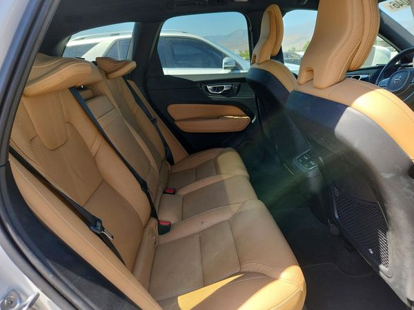 2021 VOLVO XC60 Inscription