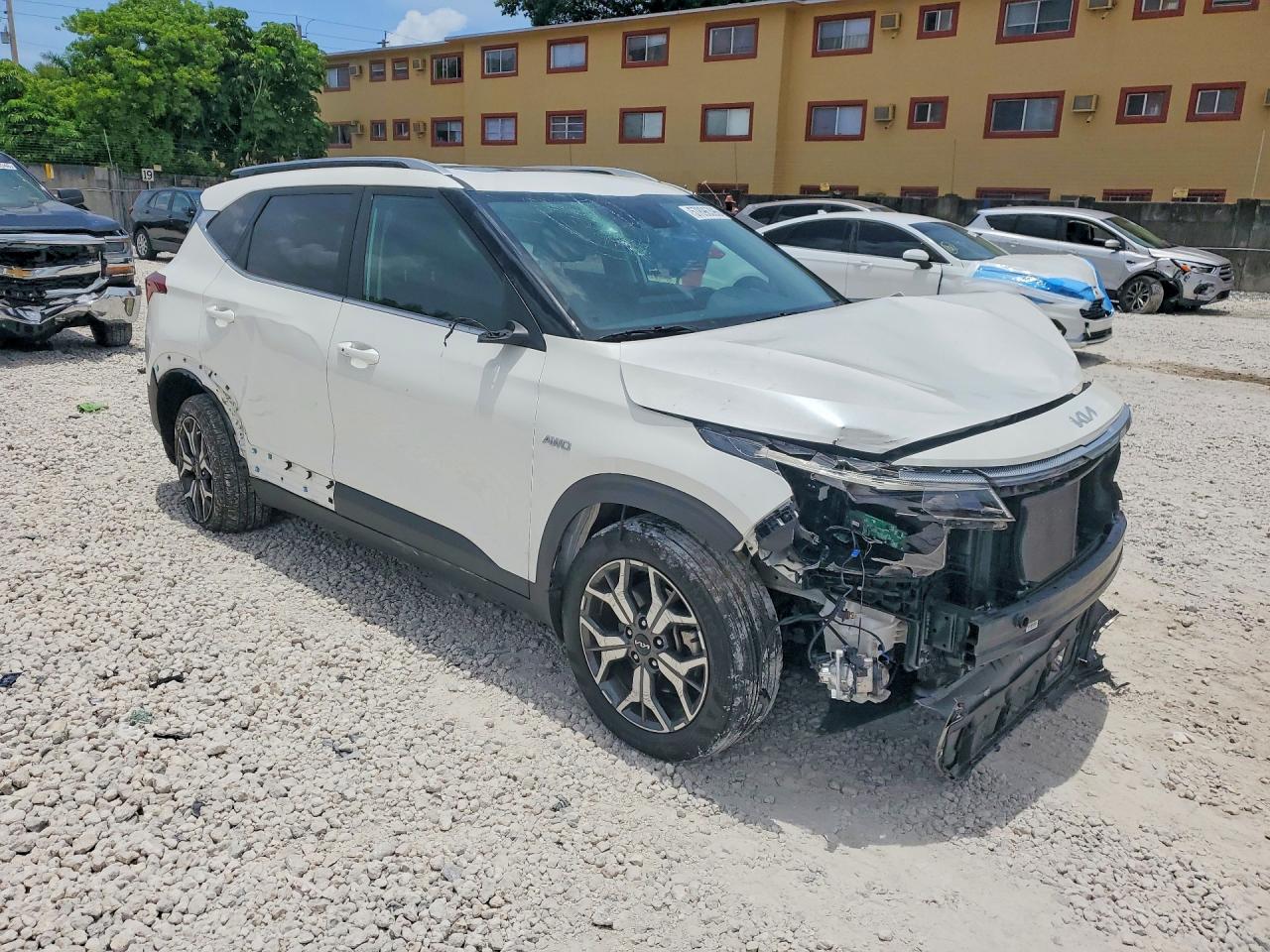 2023 KIA SELTOS EX