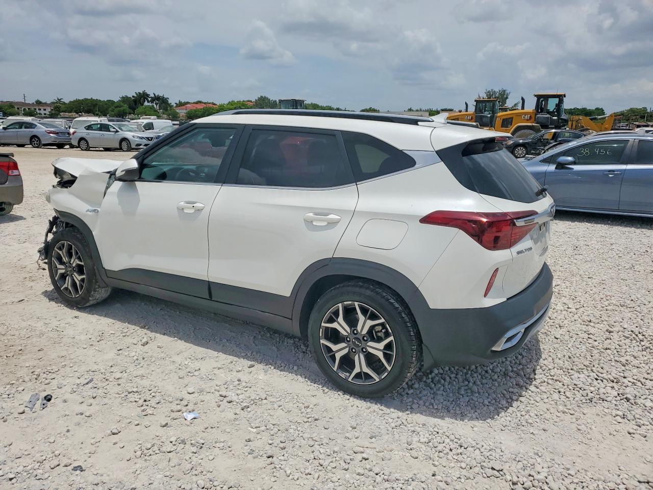 2023 KIA SELTOS EX