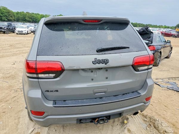 2020 JEEP GRAND CHEROKEE LAREDO 4X4