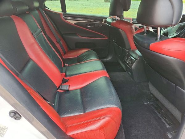 2015 LEXUS LS 460
